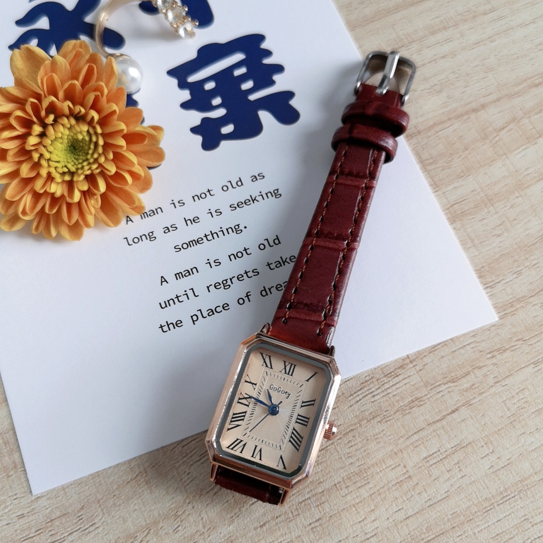 손목시계 시계 Часы 헬로키티 Fashion Rect - Quiet Luxury Watch のレビューと価格