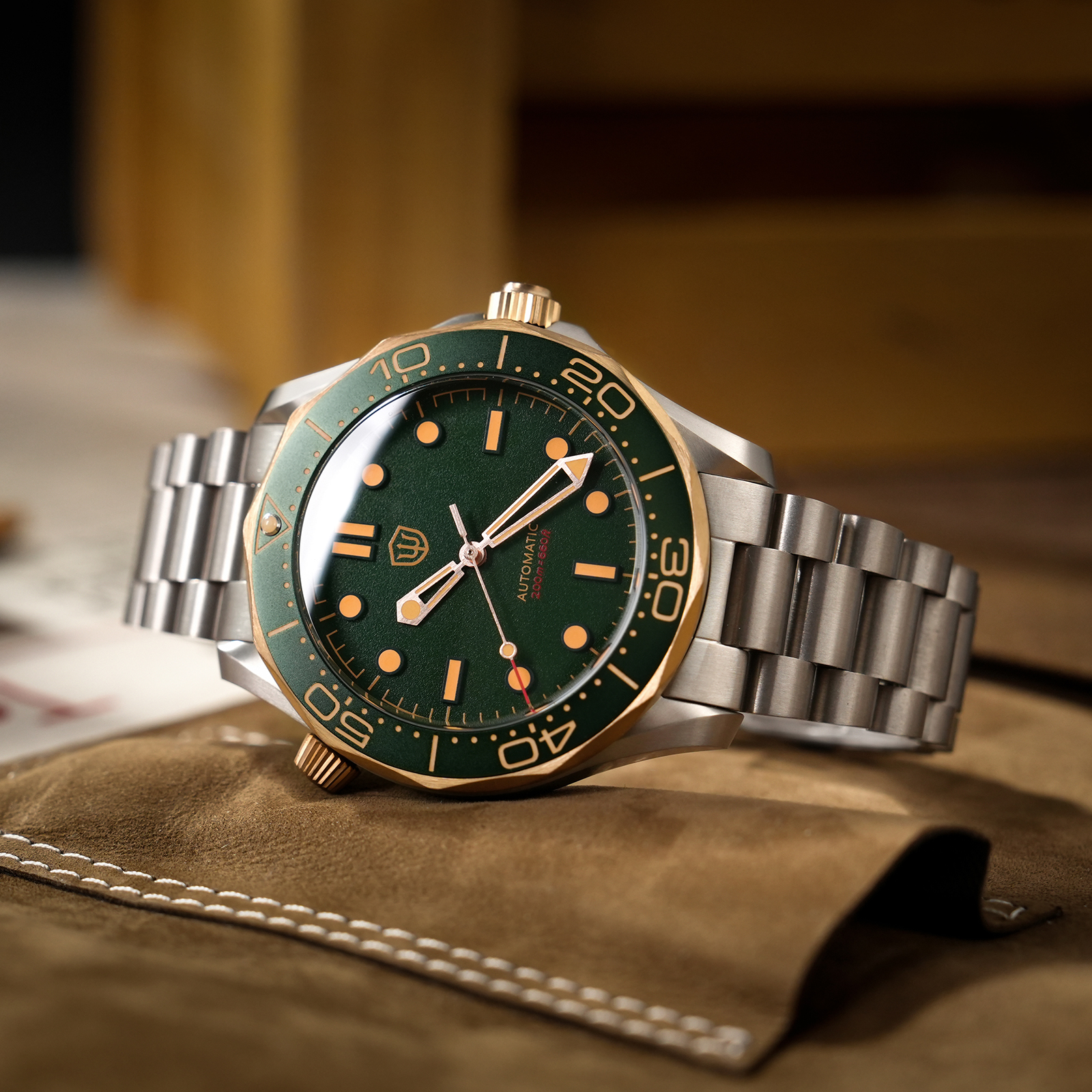 Watchdives WD007 V4 42Mm Titan - Luxury Watch Dial のレビューと価格