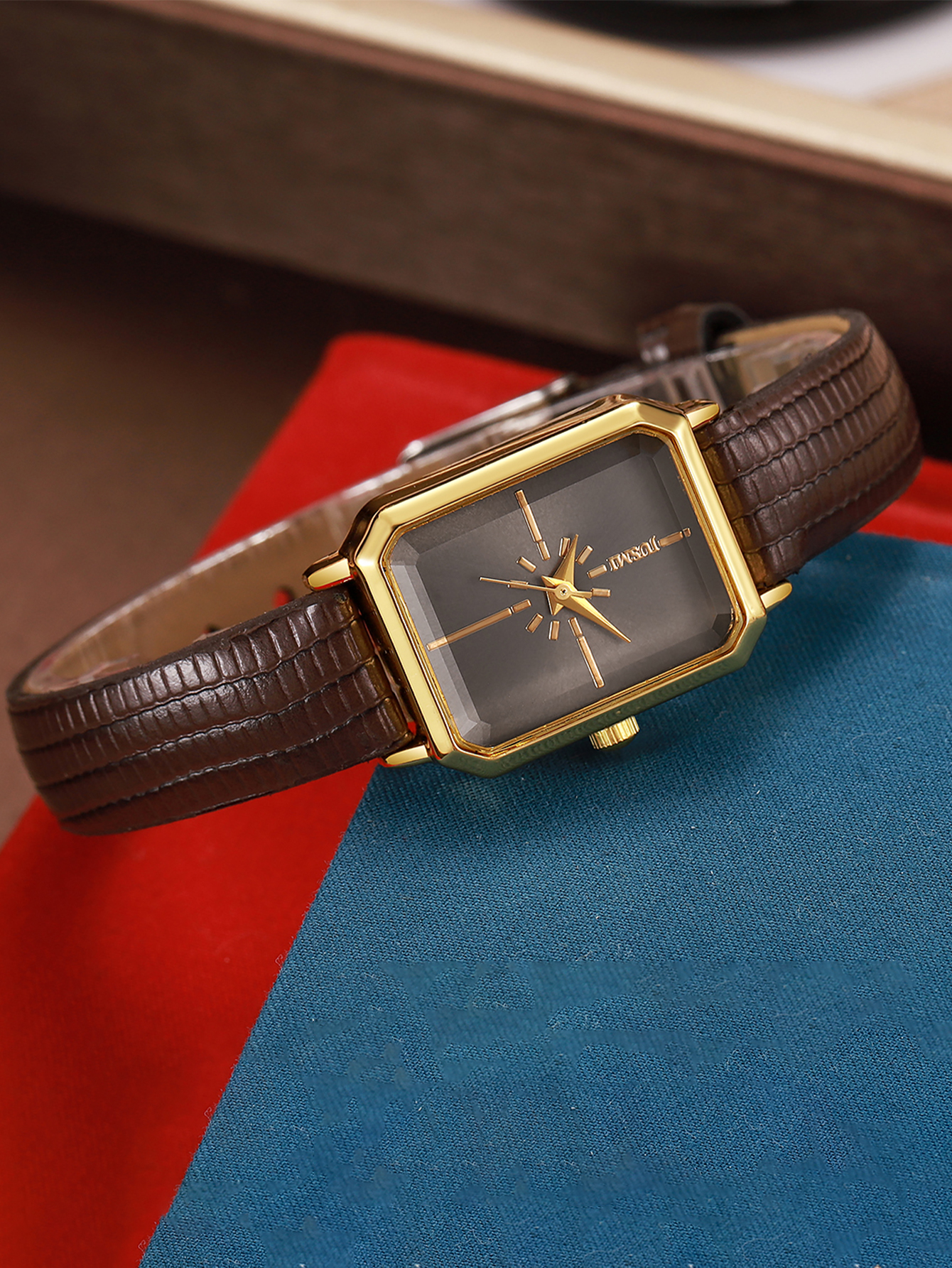 Small fashion ladies quartz wa - Luxury Watch Female のレビューと価格