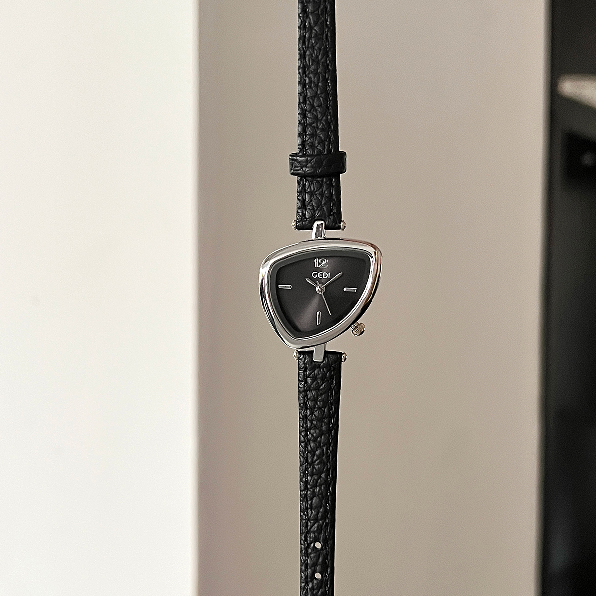 GEDI Vintage Watch Leather Lig - Luxury Watch Female のレビューと価格