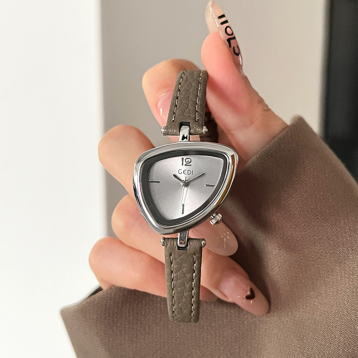 GEDI Vintage Watch Leather Lig - Luxury Watch Female のレビューと価格