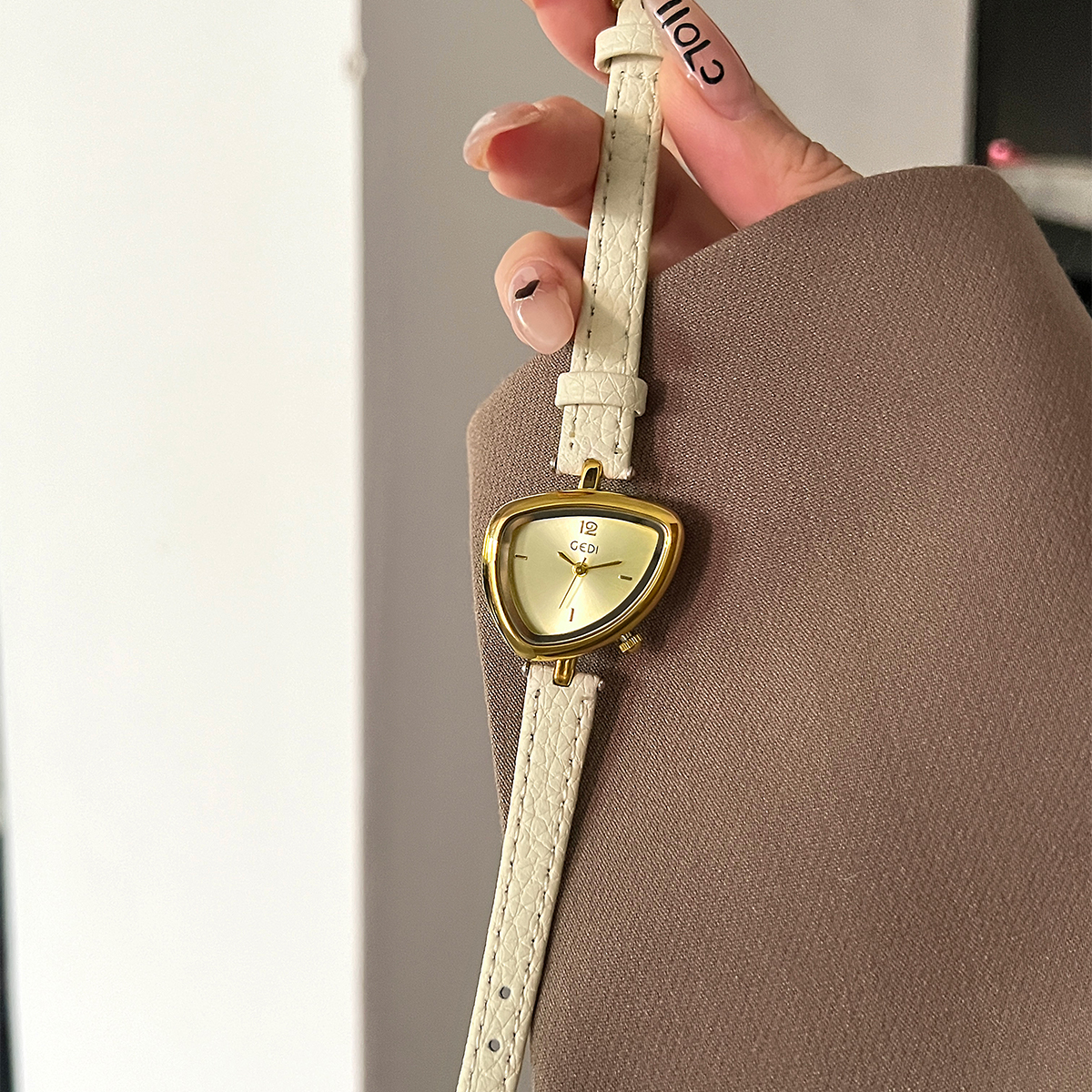 GEDI Vintage Watch Leather Lig - Luxury Watch Female のレビューと価格