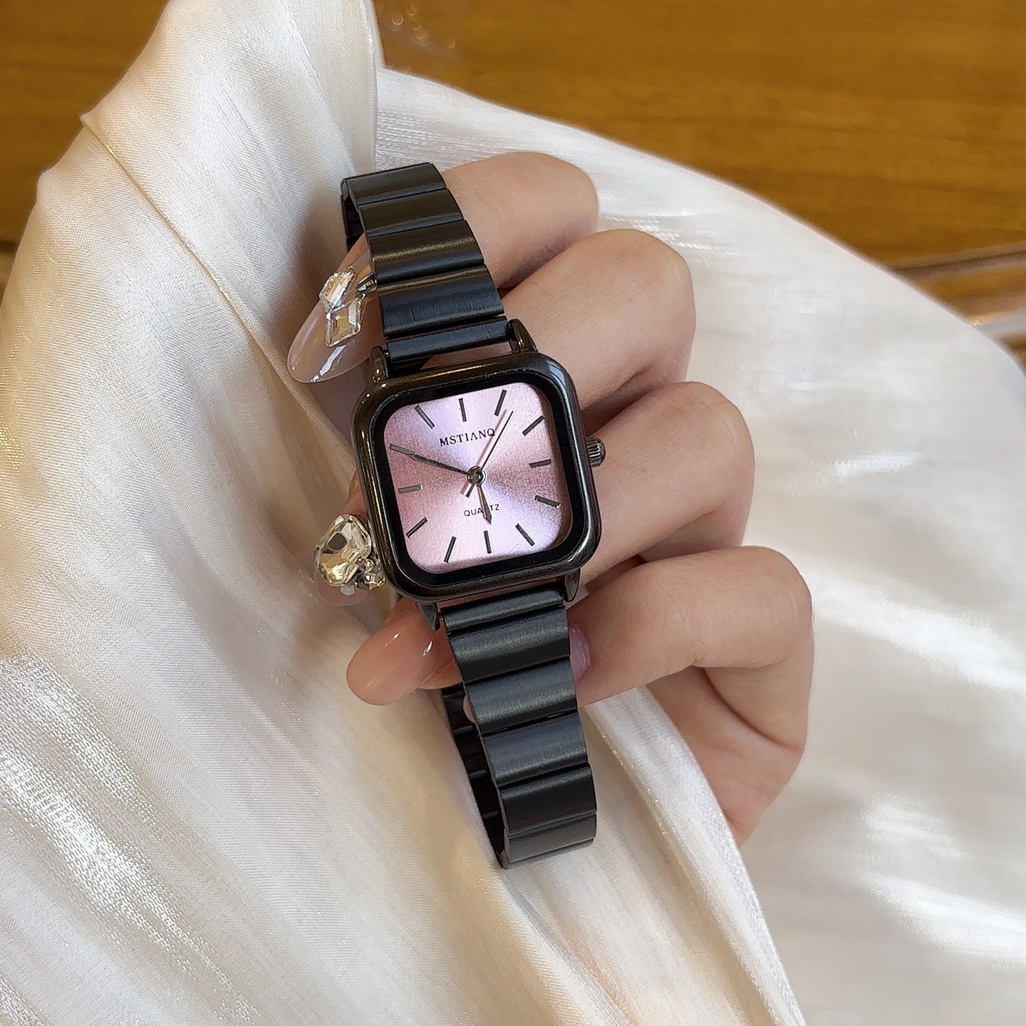 Hot Sale Brand Black Watch for - Quiet Luxury Watch のレビューと価格